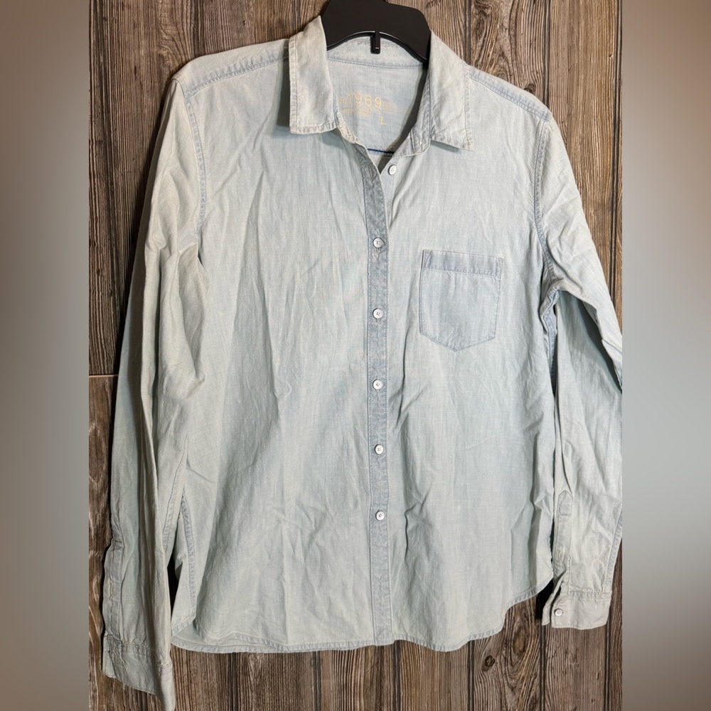 Woman’s GAP light Blue Dress shirt